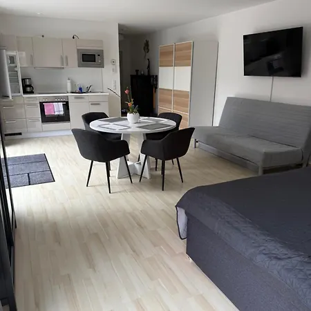 Apartment Heiter -ruhig - Terrasse -stellplatz - Wlan - Vollausstattung - Entspannen Am Rande Der 3 Gleichen *
